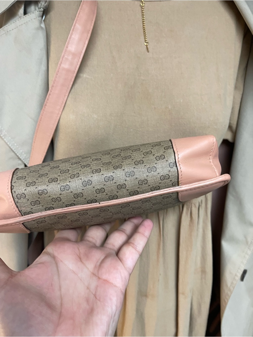Authentic Gucci vintage micro GG crossbody bag - Picture 6 of 13